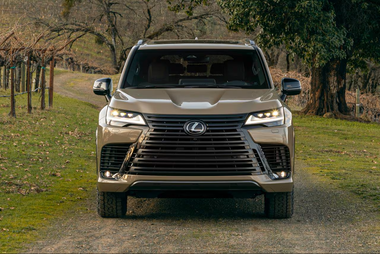 Lexus Lx front view